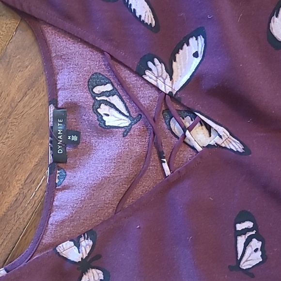 Size medium Dynamite blouse - Picture 3 of 7